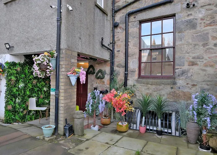 Grandmansion-9Br-Sleeps17-Parking-Corporategroups